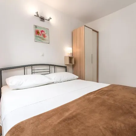 Apartman 13907c Baska (Krk)